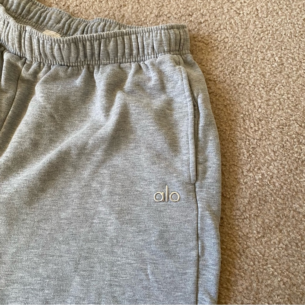 Alo Yoga Accolade Sweatpants - Picture 2 of 4